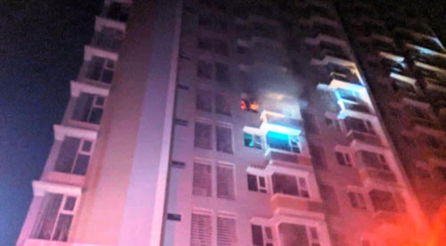 Cu dan Flora Anh Dao thao chay trong dem vi am anh... hoa hoan Carina