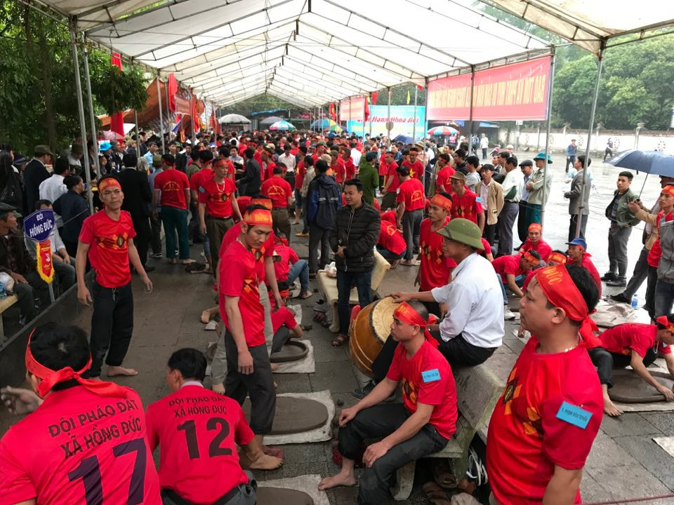 Pháo đất là trò chơi dân gian có lịch sử lâu đời, mang nhiều ý nghĩa sâu sắc, thể hiện tinh thần thượng võ của một dân tộc với hàng ngàn năm lịch sử. Thông qua đó, để trai tráng rèn luyện sức khỏe và ý chí hoặc để kỷ niệm lịch sử hào hùng của dân tộc...