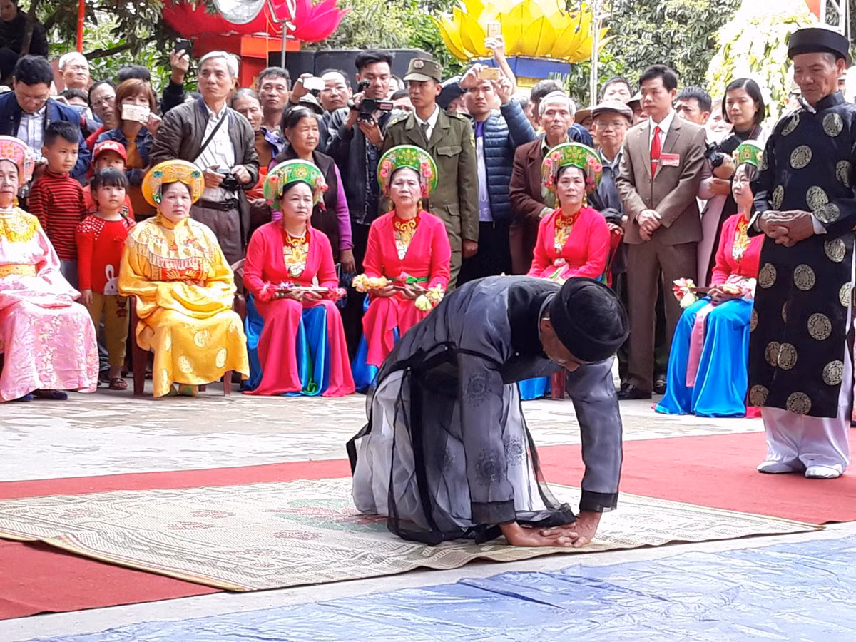 Hội thề Minh Thề được tổ chức hàng năm nhằm tôn vinh một cách sống của người dân, một văn hóa của người làm quan xưa. Đây là lễ hội không có vụ lợi, không xô bồ và bị thương mại hoá như các lễ hội đầu xuân khác.