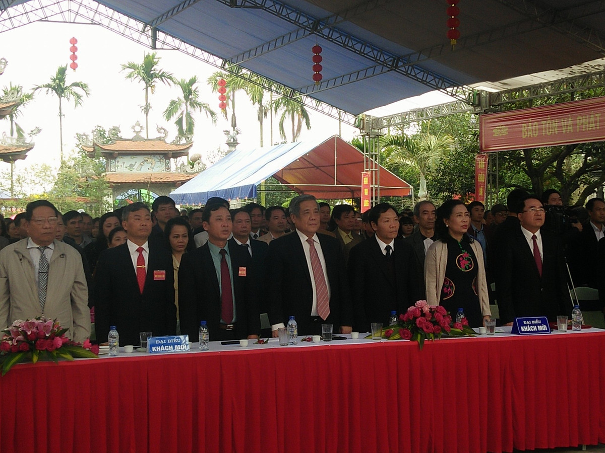 Đến dự buổi lễ hôm nay có bà Đặng thị Bích Liên, Thứ trưởng Bộ VHTT&amp;DL, ông Nông Quốc Thành, Phó cục trưởng cục di sản văn hoá và cùng đại diện lãnh đạo TP Hải Phòng, huyện Kiến Thuỵ..