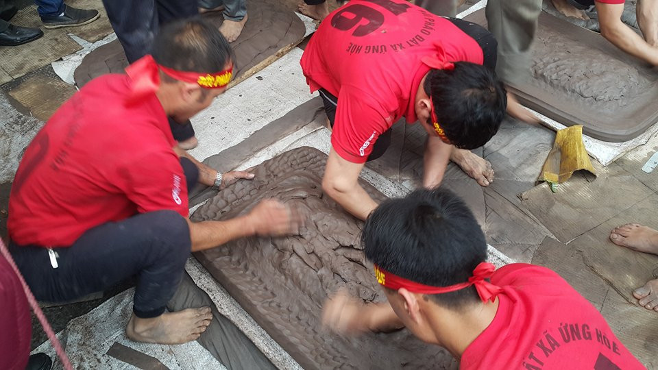 Thậm chí có đến 3 pháo thủ.