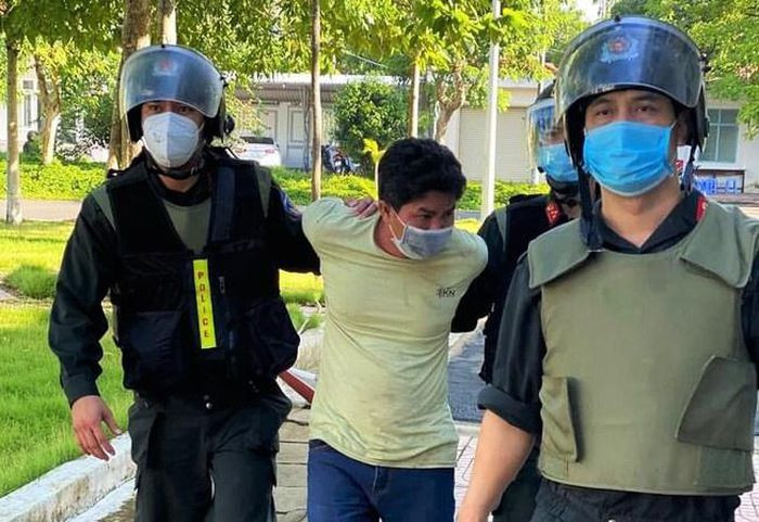 Tin nong ngay 18/7: Nghi vo cap bo, chong dam chet ca 2 nguoi-Hinh-2