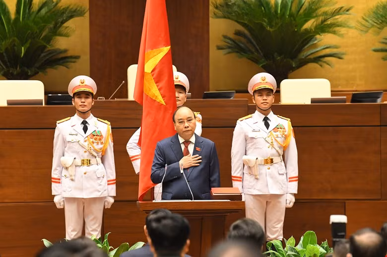 Quốc hội đã tiến hành bỏ phiếu thông qua danh sách bầu Chủ tịch nước. Theo đó, 484/484 đại biểu có mặt tán thành đã thông qua danh sách đề cử ông Nguyễn Xuân Phúc để bầu làm Chủ tịch nước Cộng hòa Xã hội chủ nghĩa Việt Nam.