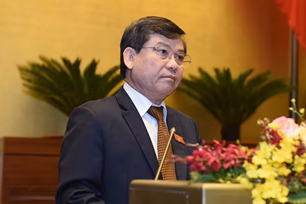 Cuối năm 2009, ông được HĐND TP.HCM bầu bổ sung làm Phó Chủ tịch UBND TP.HCM. Tháng 4/2013, Ban Bí thư phân công ông Trí làm Phó ban Nội chính Trung ương. Sau đó, đến tháng 1/2016, tại Đại hội Đảng XII, ông Trí được bầu vào Ban Chấp hành Trung ương khóa XII. 