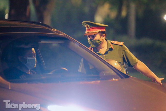 Xuyen dem kiem tra ly do nguoi dan Thu do ra duong-Hinh-19