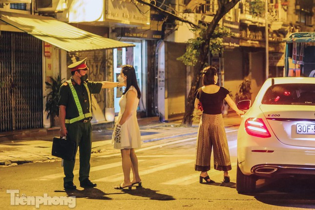 Xuyen dem kiem tra ly do nguoi dan Thu do ra duong-Hinh-7