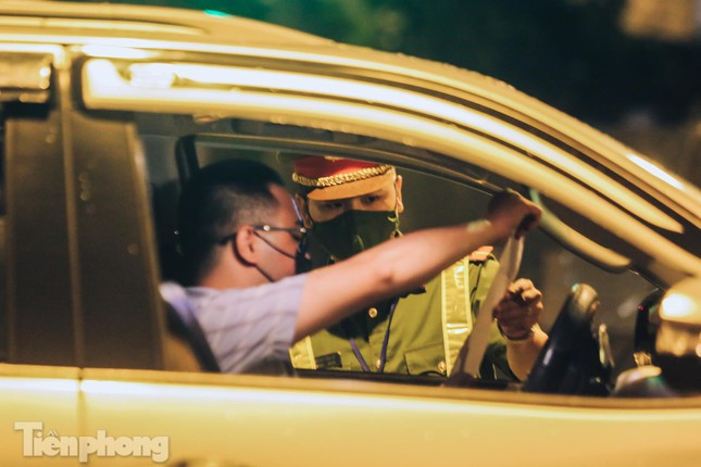 Xuyen dem kiem tra ly do nguoi dan Thu do ra duong-Hinh-12