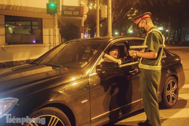 Xuyen dem kiem tra ly do nguoi dan Thu do ra duong-Hinh-10