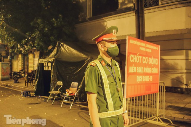 Xuyen dem kiem tra ly do nguoi dan Thu do ra duong-Hinh-8