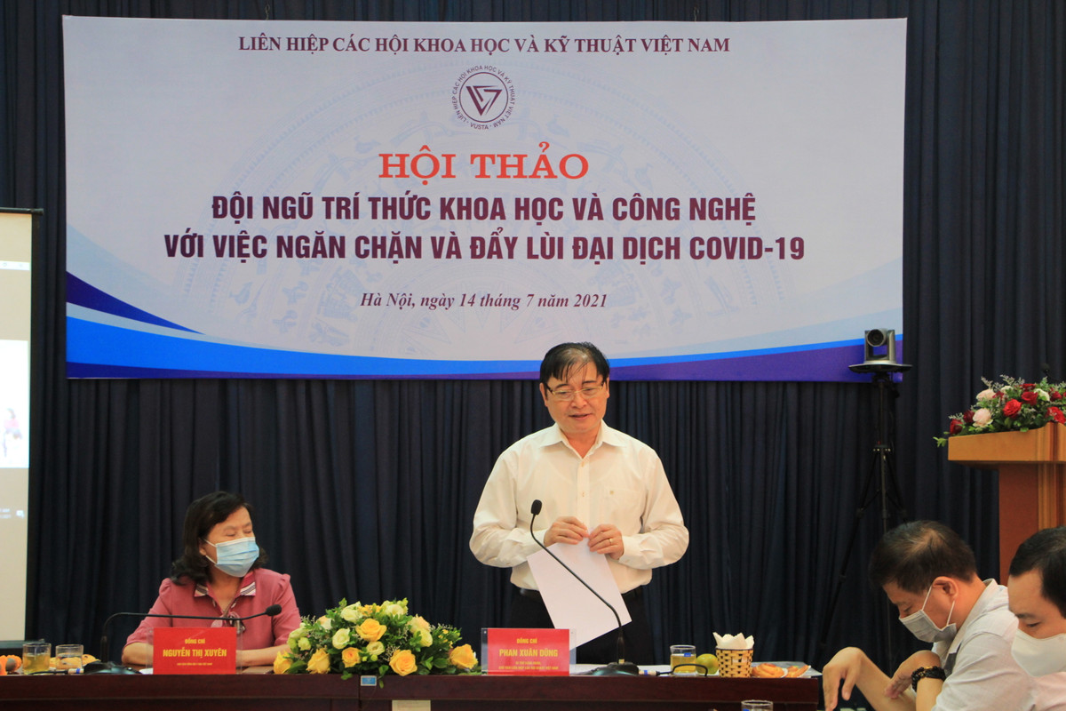 Doi ngu tri thuc Khoa hoc Cong nghe chung tay day lui COVID-19