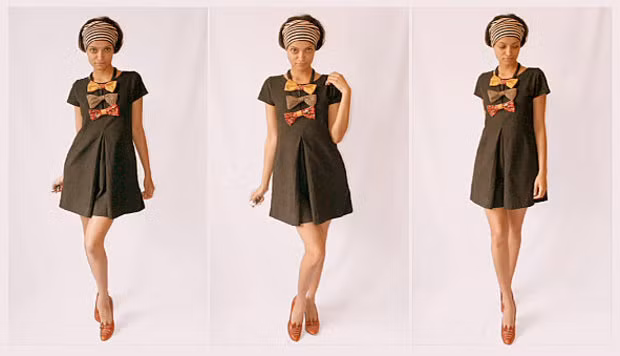 Sheena Matheiken, một người phụ nữ Mỹ tuyên bố mặc trang phục giống nhau mỗi ngày trong vòng một năm để quyên góp tiền cho quỹ từ thiện Akansha. Sau một năm, Sheena Matheiken đã thu được hơn 100.000 USD cho quỹ từ thiện.