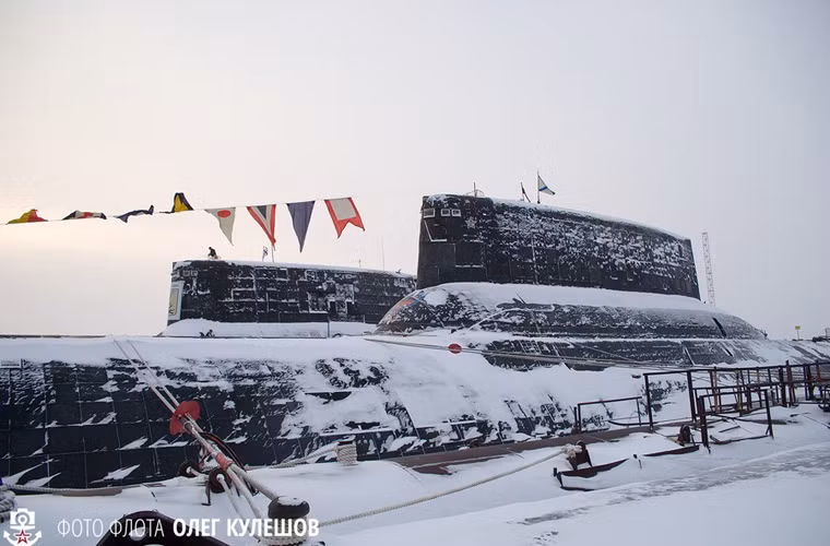 TK-17 Arkhangelsk và TK-20 Severstal thuộc lớp tàu ngầm hạt nhân lớn nhất thế giới Project 941 Akula (NATO định danh là lớp Typhoon).