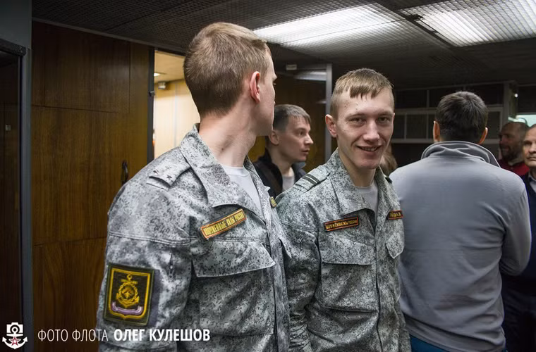 Dù đã ngừng hoạt động nhưng được phép lên thăm một trong những “kỳ quan quân sự Liên Xô” này là vinh dự với bất kì ai.