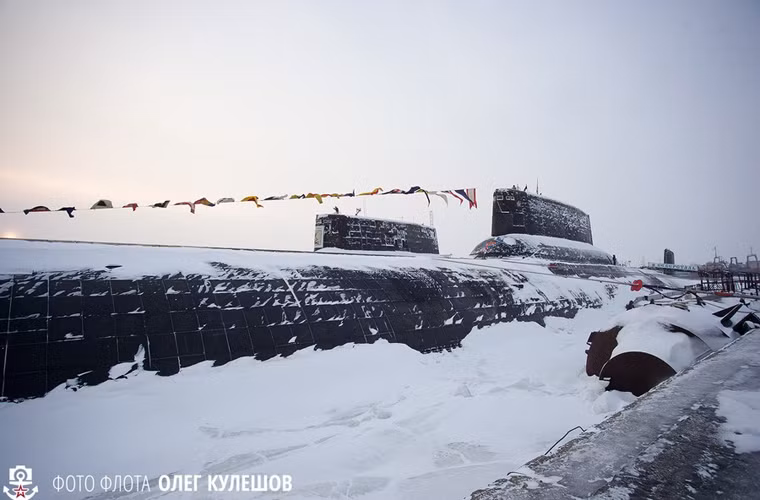 Chúng gồm tàu ngầm hạt nhân TK-17 Arkhangelsk và TK-20 Severstal được loại biên chế lần lượt các năm 2006 và 2007. Tuy nhiên, sau đó chúng đều chuyển về trạng thái bảo quản lâu dài tại Hạm đội Biển Bắc.