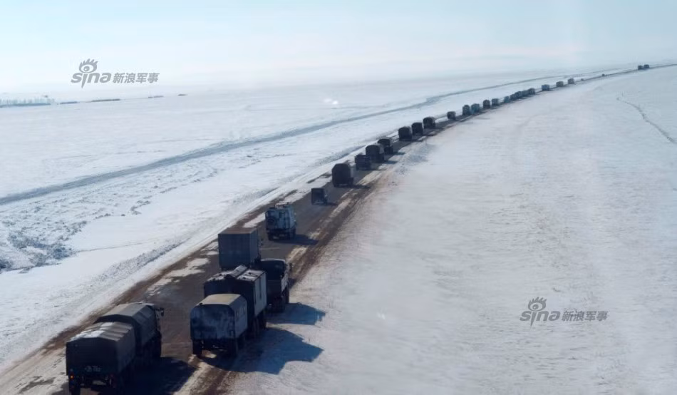 Từ ngày 23/2-26/2, Quân đội Kazakhstan đã tiến hành cuộc tập trận quy mô lớn “Eagle Axe 2016” nhằm thử nghiệm khả năng đối phó tình huống bất ngờ của lực lượng vũ trang, khả năng phản ứng nhanh, hành quân đường dài và chiến đấu trong mùa đông khắc nghiệt.