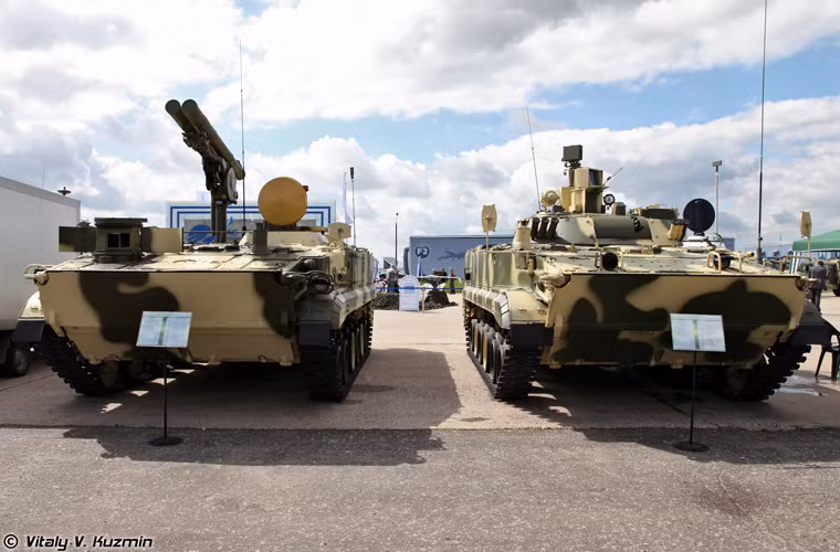 Theo nhà phát triển KBM, một nhóm 3-4 xe chiến đấu hệ thống tên lửa chống tăng Khrizantema-S có thể thay đổi hoàn toàn thế trận. Người ta ước tính, chỉ cần 3 xe phóng là có thể "làm gỏi" 14 xe tăng chiến đấu chủ lực và phá hủy hoàn toàn ít nhất 60% trong số chúng.