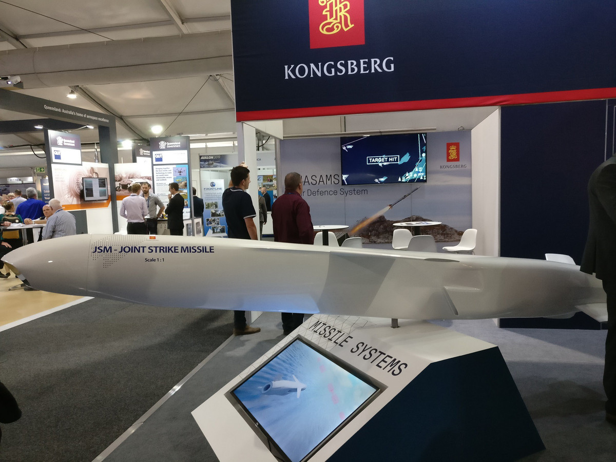 Theo công bố từ nhà sản xuất, tên lửa JSM có tầm bắn tối đa 560 km, khoảng cách này giảm xuống một nửa nếu bay ở độ cao thấp để tránh lưới lửa phòng không đối phương.