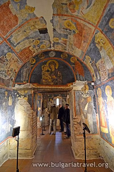 Với những giá trị lịch sử, kiến trúc, nghệ thuâth độc đáo, nhà thờ Boyana thu hút du khách từ khắp mọi nơi đến thăm quan mỗi khi ghé thăm Bulgaria.