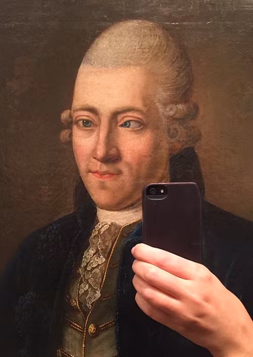 Ngày nay, bất cứ ai cũng có thể chụp cho mình một bức ảnh “Selfie”. Việc chụp ảnh “Selfies” không chỉ giới hạn với một người mà nhiều người cũng có thể tham gia.