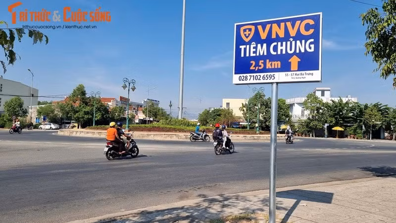 Loat bien “VNVC tiem chung” moc nhan nhan o Quang Ngai: Sai pham the nao?