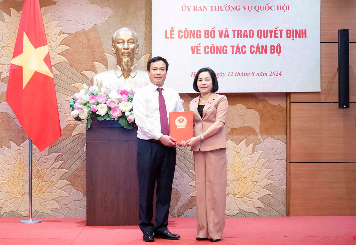 Ong Trieu The Hung nhan chuc Pho Chu nhiem Uy ban Van hoa, giao duc