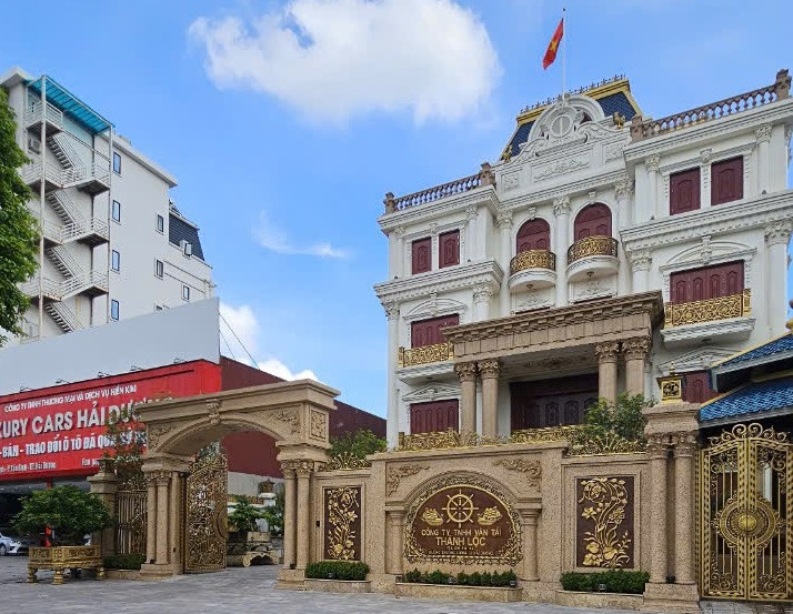 Theo đó, số tầng cao công trình từ 5-7 tầng, mật độ xây dựng từ 35-60%, quy định khoảng lùi chỉ giới xây dựng so với chỉ giới đường đỏ tới từng lô đất từ 3-8m.