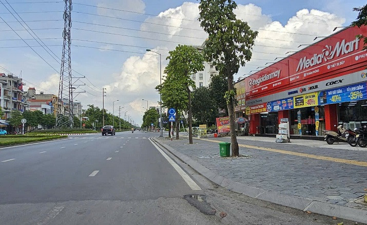 Lãnh đạo UBND tỉnh Hải Dương giao các sở, ngành liên quan và UBND TP Hải Dương đối chiếu quy định của pháp luật, làm rõ căn cứ cấp giấy chứng nhận quyền sử dụng đất, cấp phép đầu tư, xây dựng tại đây.