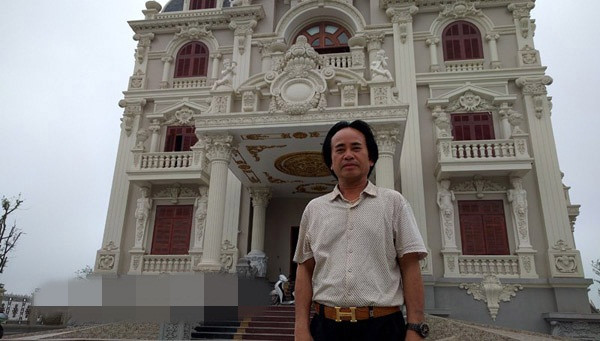 Sở hữu cơ nghiệp đồ sộ nhưng ít ai biết, vị đại gia xứ thành Nam từng có một quá khứ làm thuê làm mướn cho người ta. Ảnh: Dân Việt