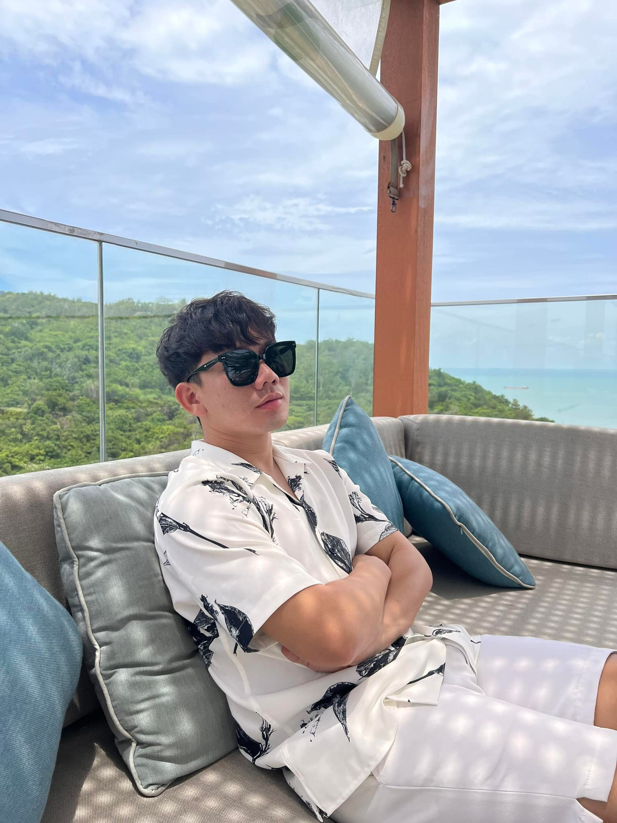 Hình ảnh điển trai của Minh Vương nhận được nhiều lời khen ngợi từ khán giả. Ảnh: FBNV