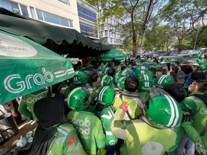 Thu phi nang nong va nhung lan Grab khien du luan buc xuc-Hinh-2