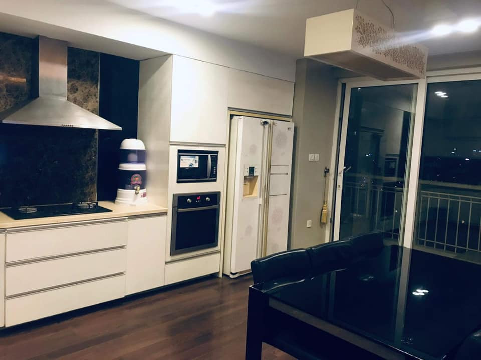 Bạch Lan Phương cho biết, trước đây ban công có hồ nước, rải sỏi và trồng hoa đẹp lắm lắm.