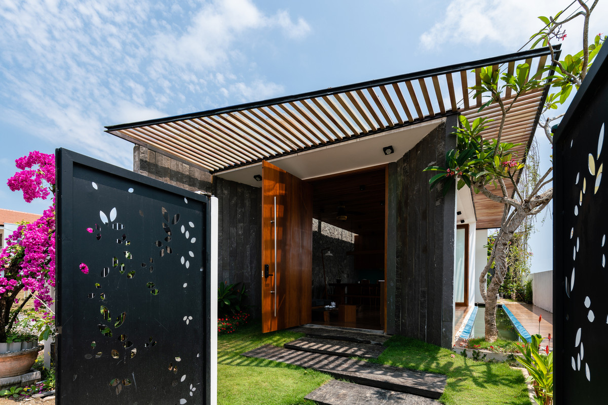 Mong muốn của gia chủ là căn nhà sẽ thích ứng với thời tiết miền Trung khắc nghiệt.