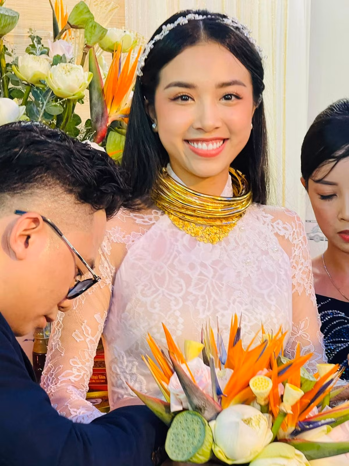 Trong đám cưới đầu năm 2021, Á hậu Thuý An khiến dân tình "loá mắt" khi được tặng gần 13 cây vàng từ người thân, họ hàng. Ảnh: Vietnamnet