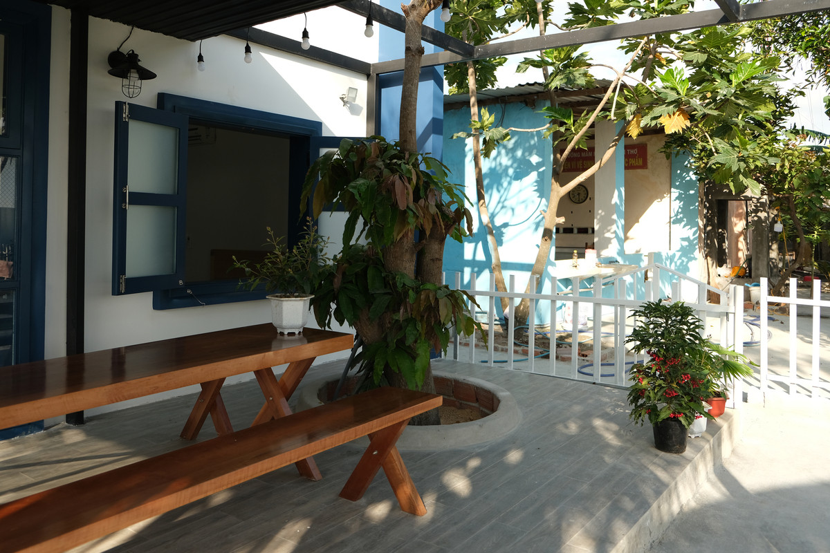 Đây cũng chính là nơi đặt bàn ăn chính, cũng là nơi tiếp khách, tụ họp của gia đình.