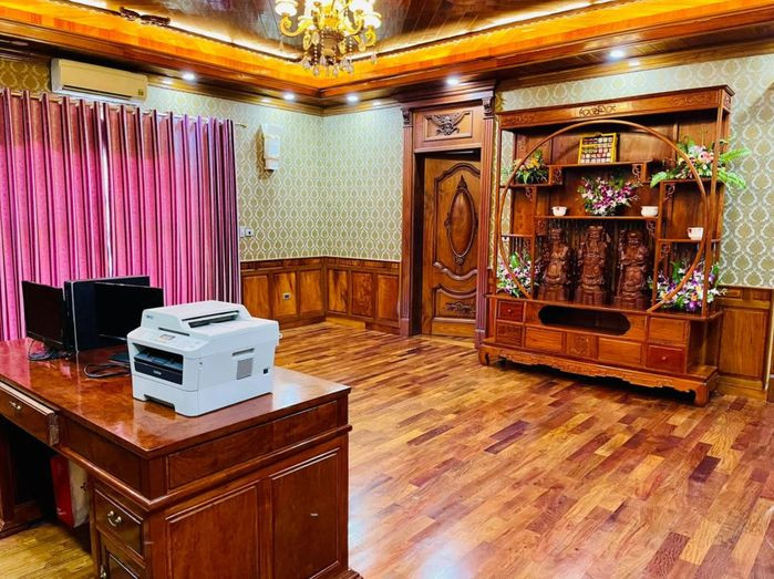 Gia đình có thâm niên gần 30 năm gắn bó với nghề kinh doanh gỗ và đồ gỗ nên mong muốn có một ngôi nhà gỗ thật đẹp. Ảmh: Tri thức trẻ