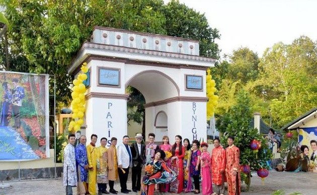 Đáng chú ý, cặp vợ chồng này con gây choáng ngợp trước biệt phủ rộng lên tới 10.000m2 tại Long Thành (tỉnh Đồng Nai). Ảnh: Vietnamnet