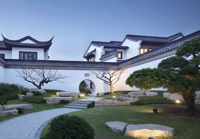 Để đón ánh sáng mặt trời, tất cả 32 phòng ngủ trong biệt phủ của Jack Ma đều được xây dựng hướng về phía Bắc.