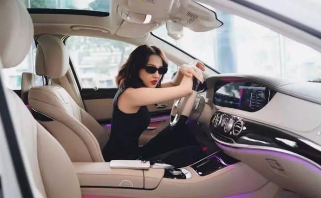 Được biết, chiếc xế hộp này có giá khoảng hơn 4 tỷ đồng. Ảnh: Vietnamnet