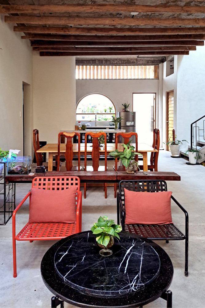 Với tiêu chí lưu giữ một phần ký ức, việc tái sử dụng vật liệu của nhà cũ được tính toán rất kỹ lưỡng.