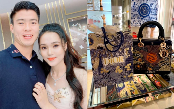 Duy Mạnh - Quỳnh Anh là cặp đôi nổi tiếng trên mạng xã hội bởi chuyện tình đẹp cũng như những lần xuất hiện với cây hàng hiệu từ đầu tới chân. Ảnh: iOne