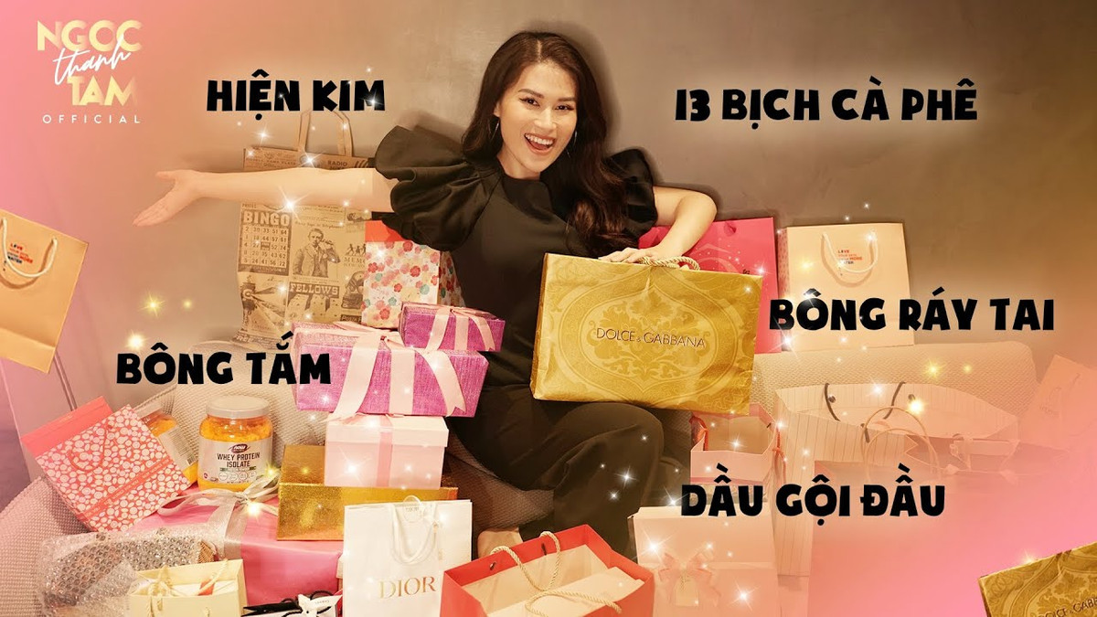 Trên kênh YouTube cá nhân, Ngọc Thanh Tâm thường đăng tải các video ghi lại cuộc sống đời thường của mình. Trong đó, các Vlog "đập hộp" của ái nữ đại gia thuỷ sản thu hút sự quan tâm của đông đảo khán giả. Ảnh: YouTube