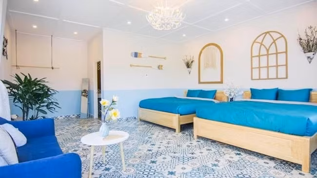 Bên trong có đầy đủ các khu sinh hoạt chung cùng đồ trang trí bắt mắt và khu vực riêng để ngắm cảnh. Ảnh: Vietnamnet