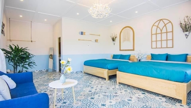 Bên trong có đầy đủ các khu sinh hoạt chung cùng đồ trang trí bắt mắt và khu vực riêng để ngắm cảnh. Ảnh: Vietnamnet