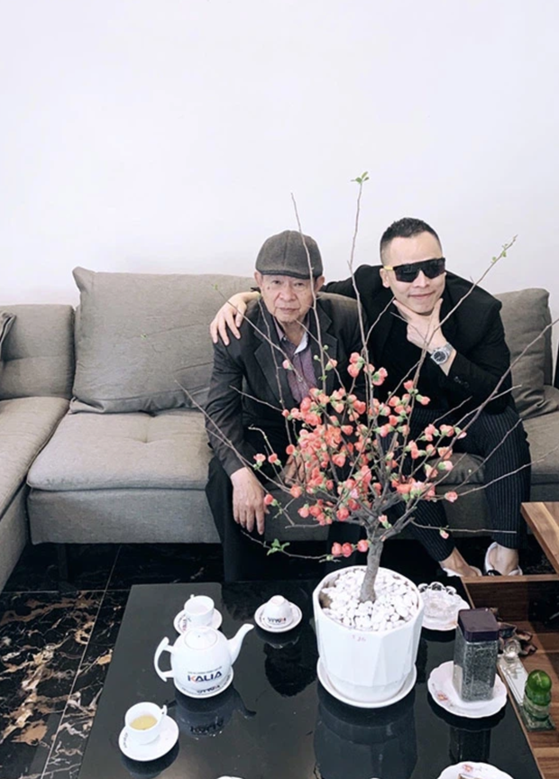 Bên trong nhà sang trọng và hiện đại. Có thể nói đây là căn nhà to nhất vùng, ai đi qua cũng phải ngước nhìn. Nguồn ảnh: FBNV, chụp màn hình