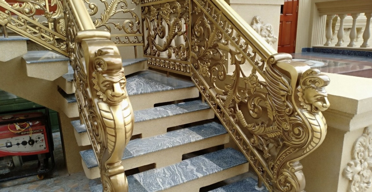 Các hoa văn chạm trổ rất tinh tế. Ảnh: VOV