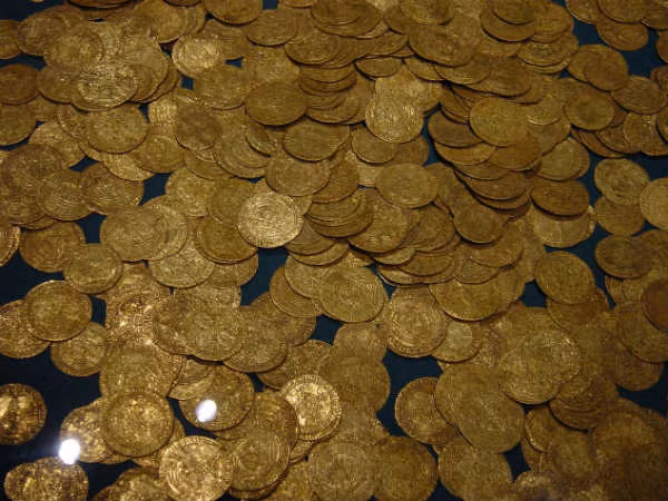 Theo dữ liệu của Gold Hub, Hà Lan có khoảng 612 tấn vàng dự trữ. Vào tháng 10/2019, Hà Lan đã vận chuyển 200 tấn vàng từ Ngân hàng Trung ương Hà Lan ở Amsterdam đến Camp New Amsterdam. Nguồn ảnh: Goodreturns