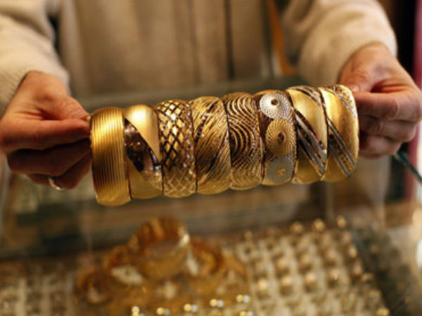 Với 1.948 tấn vàng dự trữ, Trung Quốc đứng vị trí thứ 6 trong danh sách này. Dù vậy, Trung Quốc lại là nhà sản xuất vàng lớn nhất thế giới, chiếm 12% sản lượng khai thác toàn cầu.