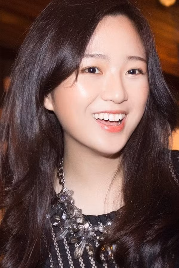 Còn tiểu thư Tân Hoàng Minh - Anh Sa nổi tiếng với nhan sắc như Hoa hậu. Anh Sa du học ở Mỹ từ những năm phổ thông. Cô là sinh viên ngành chuyên ngành Marketing tại trường đại học Lehigh (Bethlehem, Philadelphia, Mỹ). Ảnh: FB Nguyễn Anh Sa