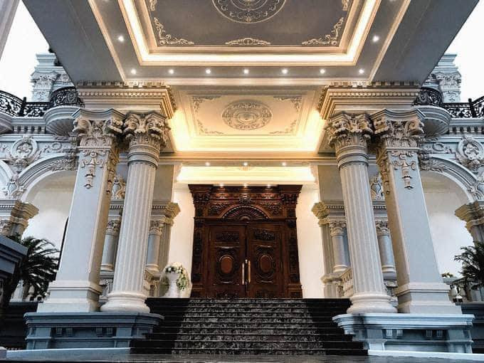 Trước thông tin này, Thu Hương bức xúc lên tiếng: "Nhà bố mẹ em đang ở mà hơn 1 tuần nay các page rao bán nhà em như nhà các bác vậy? Rảnh quá hay gì? Bị khùng hả". Ảnh: Facebook