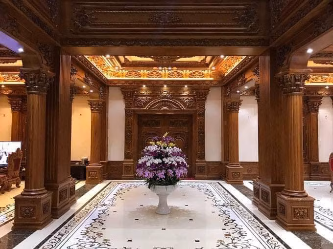 Tòa lâu đài được xây dựng trên tổng diện tích 3ha, diện tích nhà ở là 700m2. Ảnh: Facebook